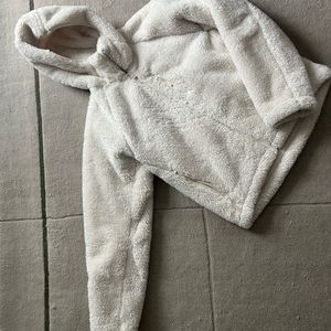 Soft pillowy Uniqlo fleece hoodie